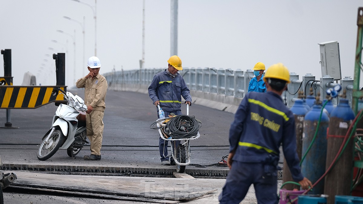 Toàn cảnh tăng tốc thi công cầu hơn 2.500 tỷ đồng vượt sông Hồng ảnh 10