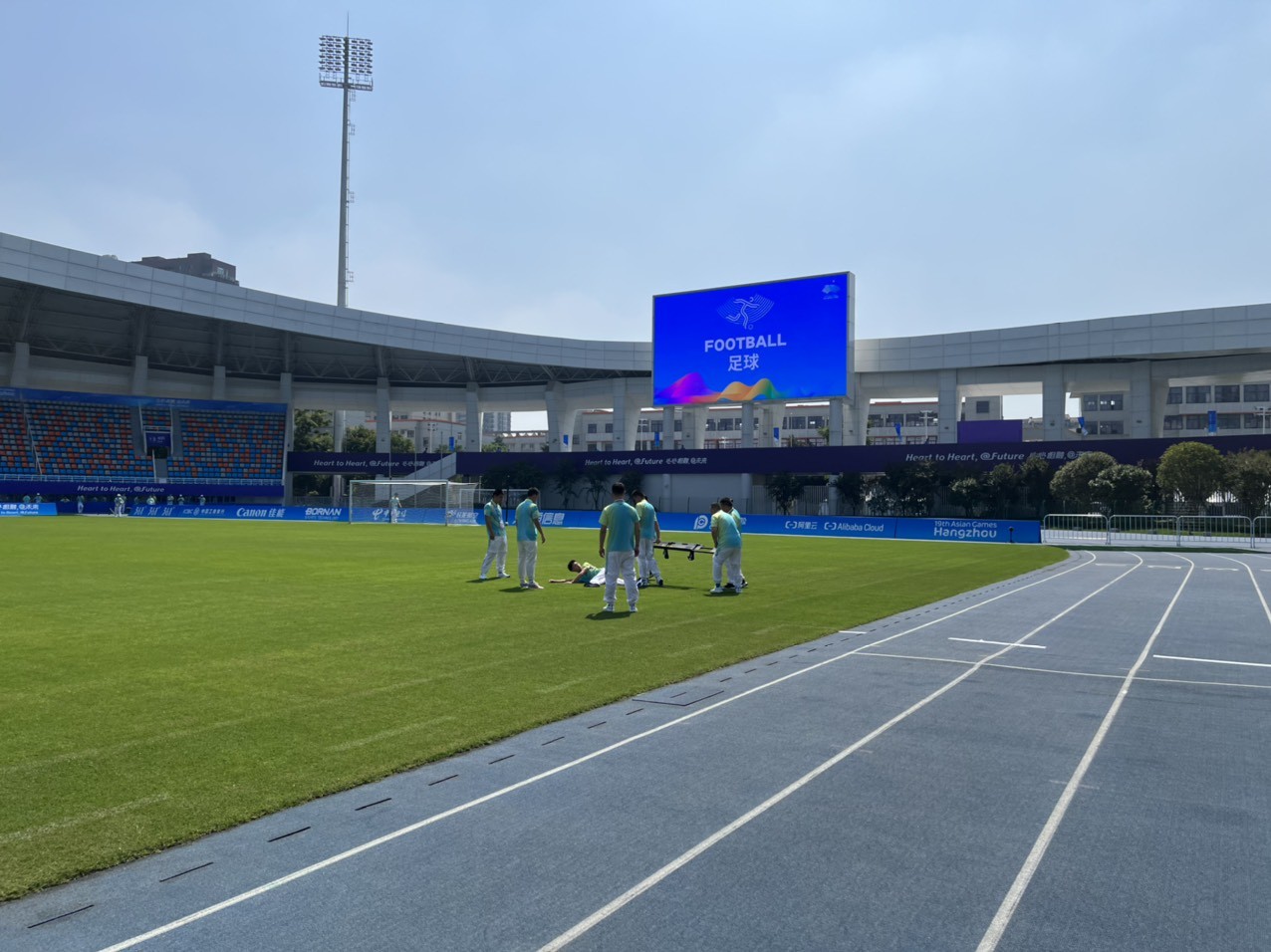 Sân Liping đẹp ‘miễn chê’ trước trận đấu của Olympic Việt Nam với Mông Cổ ảnh 8