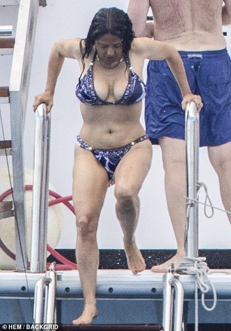 Khi phụ nữ tuổi 50, 60 diện bikini ảnh 7