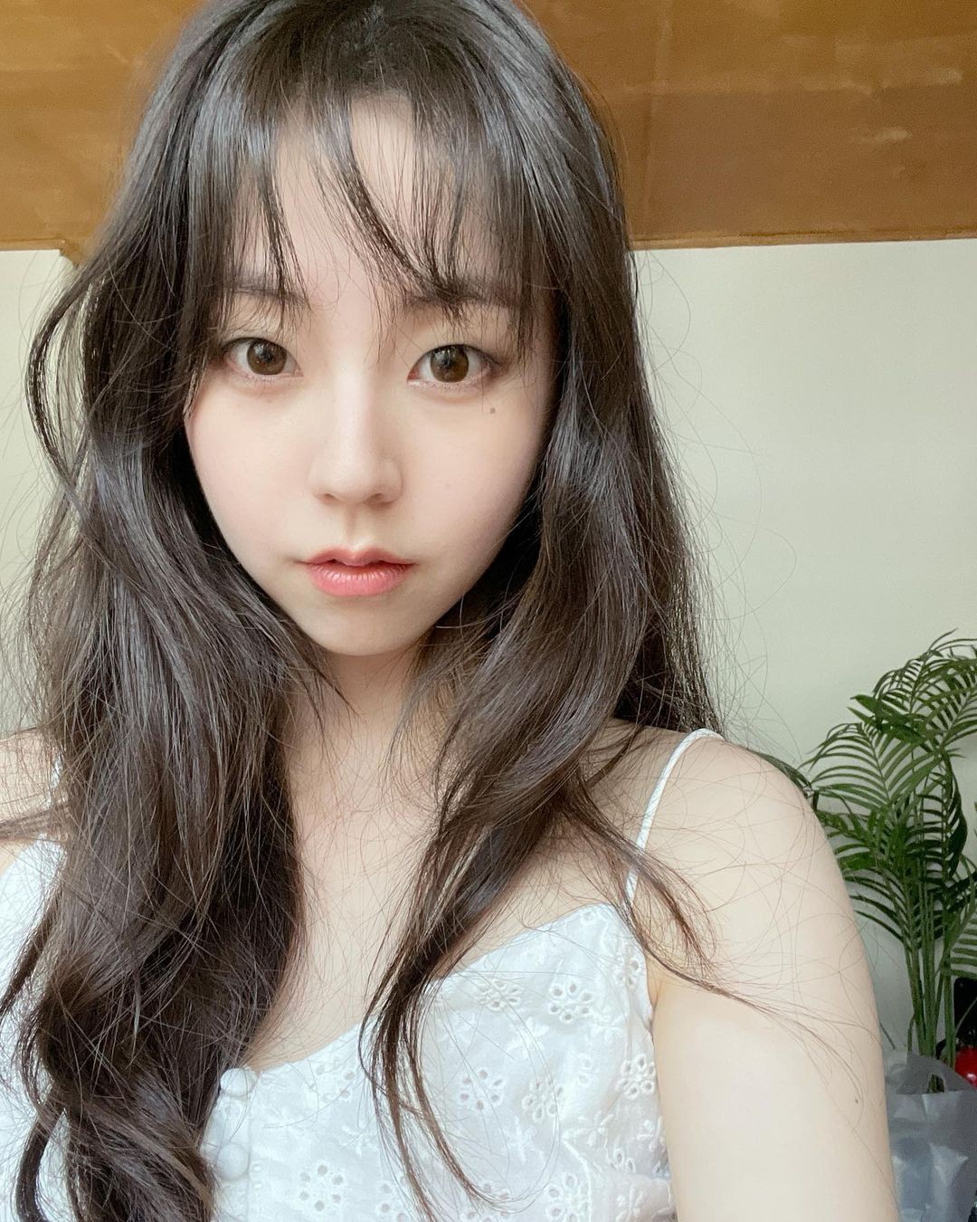 Nữ ca sĩ Hàn khoe dáng với áo tắm ở Nha Trang ảnh 13