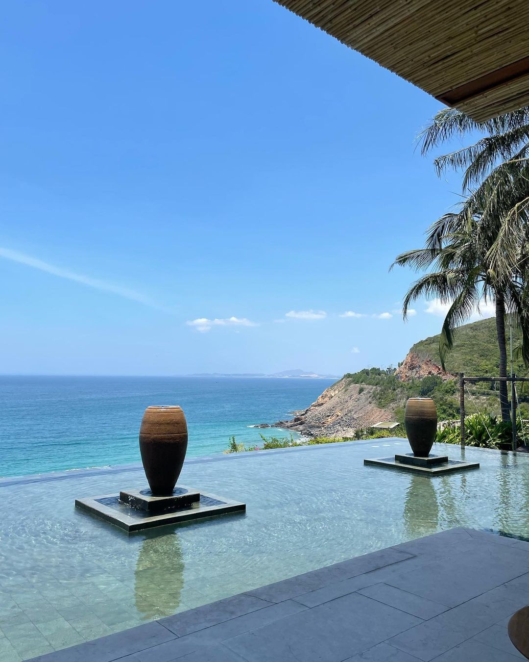 Nữ ca sĩ Hàn khoe dáng với áo tắm ở Nha Trang ảnh 5