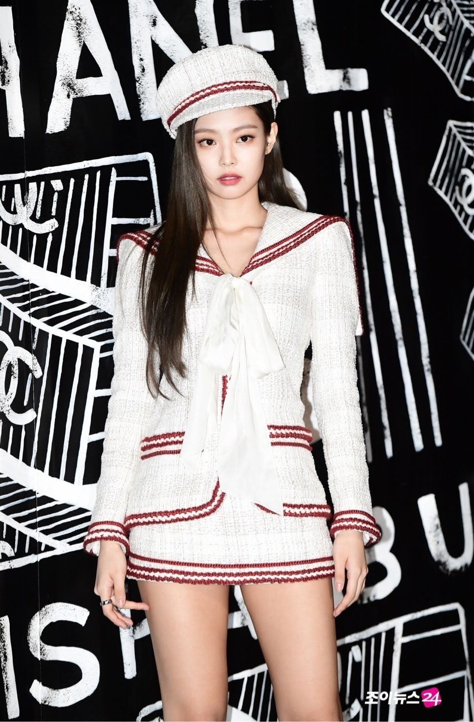 Khoảnh khắc đẹp nhất mọi thời đại của Jennie (BlackPink) ảnh 16
