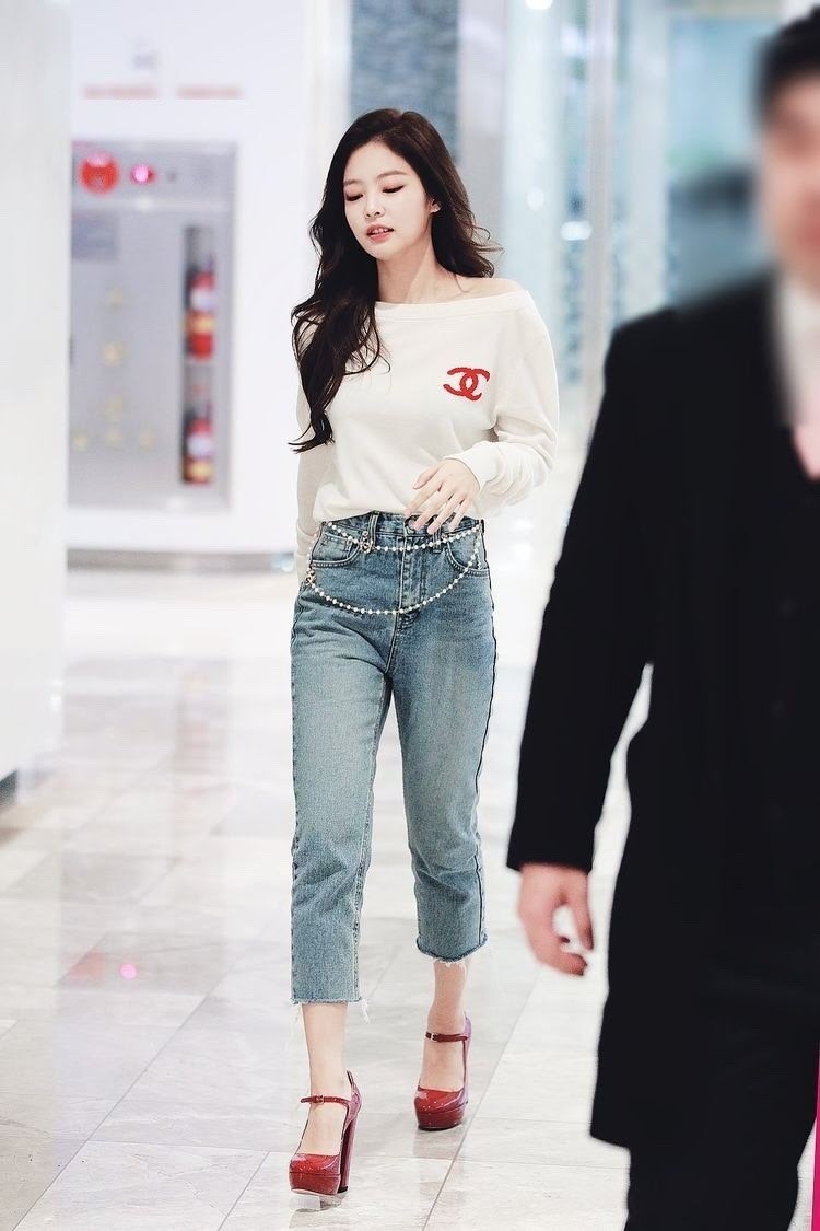 Khoảnh khắc đẹp nhất mọi thời đại của Jennie (BlackPink) ảnh 24