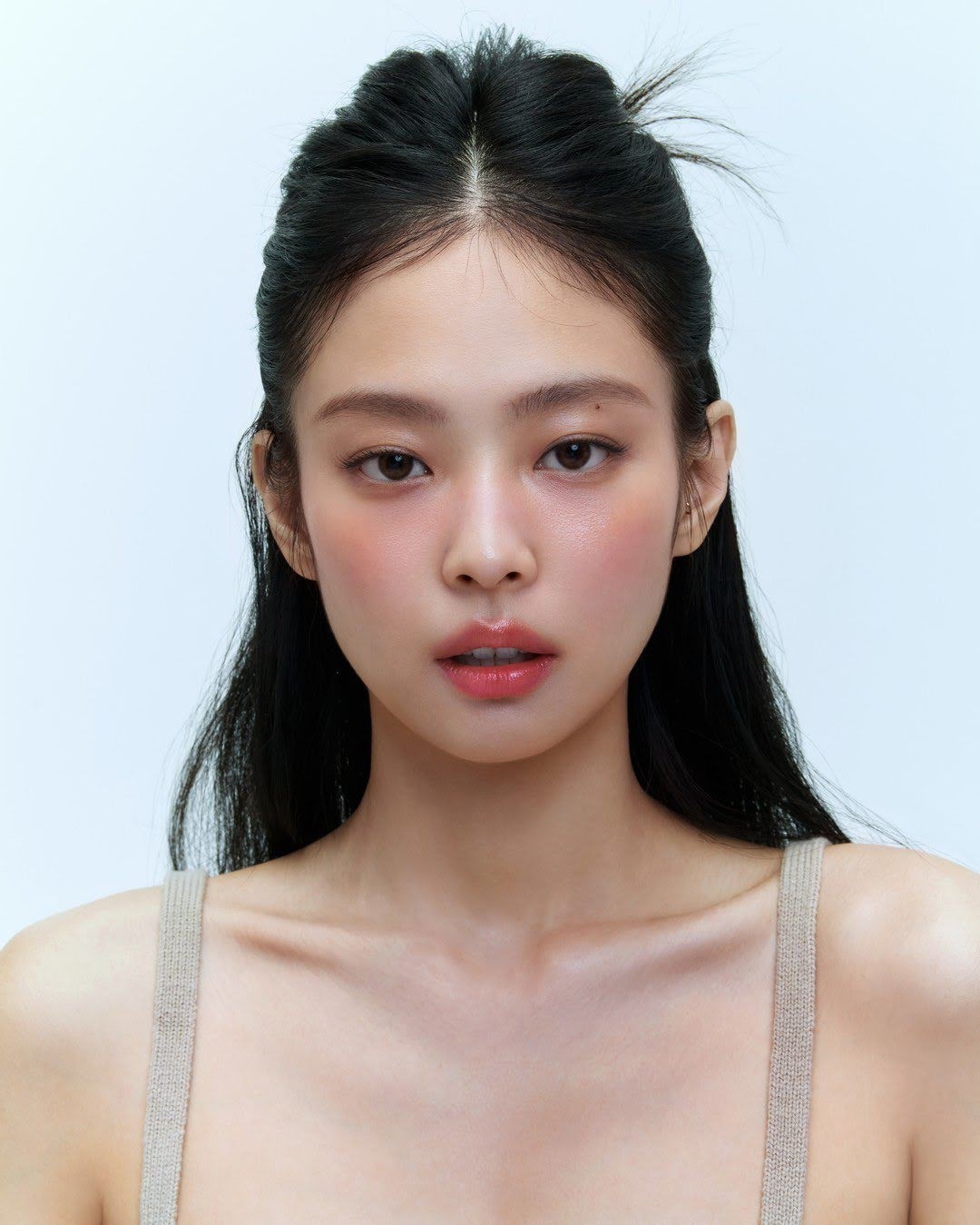 Khoảnh khắc đẹp nhất mọi thời đại của Jennie (BlackPink) ảnh 37