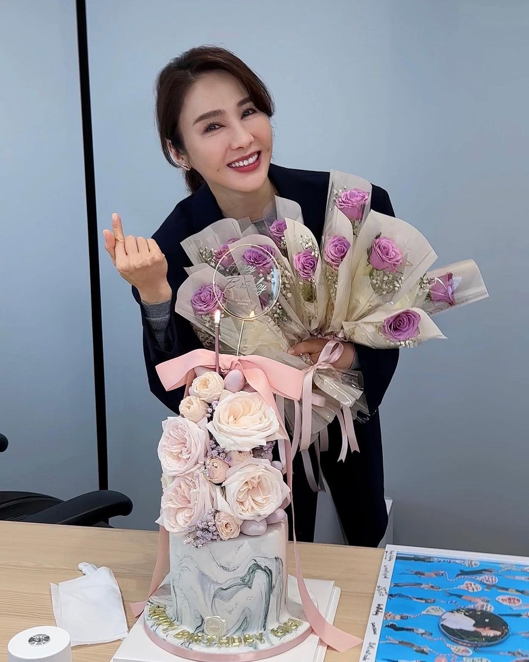 Lê Tư 52 tuổi nhưng được khen như 30 ảnh 1