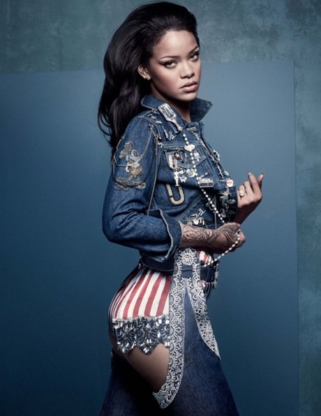 Ngắm Thân Hình Siêu Gợi Cảm Của Rihanna