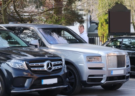 Cristiano Ronaldos partner Georgina gifted him a 300000 RollsRoyce Dawn  for Christmas after a difficult year  Luxurylaunches