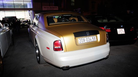 Super Car Rolls Royce Phantom 24k gold plated Dragon edition in Vietnam