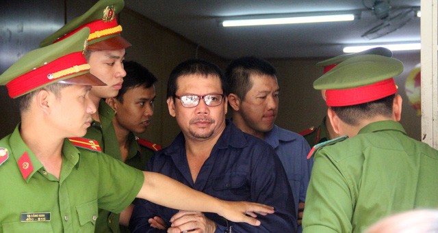Đối chất vụ bán 'logo xe vua': Cựu CSGT khai đưa 300 triệu cho sếp ảnh 2