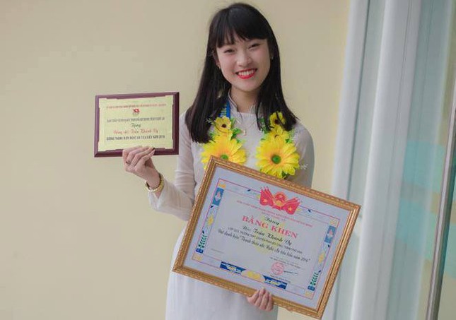 Ít ai biết nữ sinh Vinh 'bắn' 7 thứ tiếng 'gây sốt' đã đầu quân về VTV ảnh 7