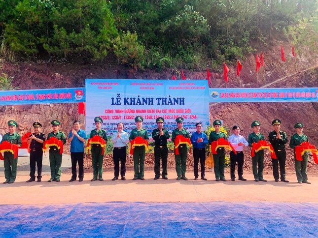 Công trình thắm tình quân dân trên biên giới Lạng Sơn ảnh 1