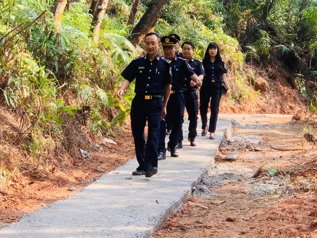 Công trình thắm tình quân dân trên biên giới Lạng Sơn ảnh 11
