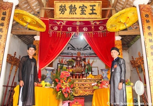 Danh sĩ nào đời Lê Thánh Tông đỗ trang nguyên lúc 22 tuổi, được phong làm Phúc thần thượng đẳng?