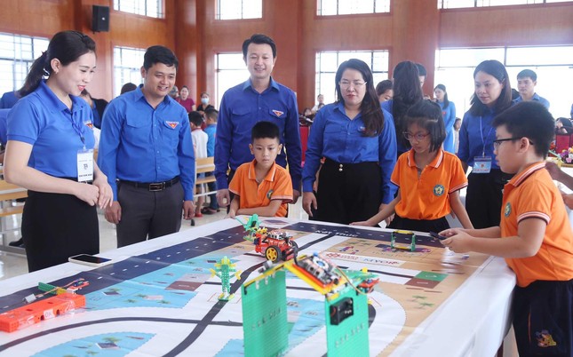 Hơn 100 thanh thiếu nhi tranh tài thi Robot tỉnh Nghệ An mở rộng năm 2022 ảnh 3