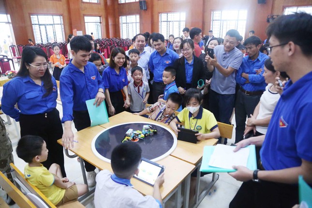 Hơn 100 thanh thiếu nhi tranh tài thi Robot tỉnh Nghệ An mở rộng năm 2022 ảnh 6