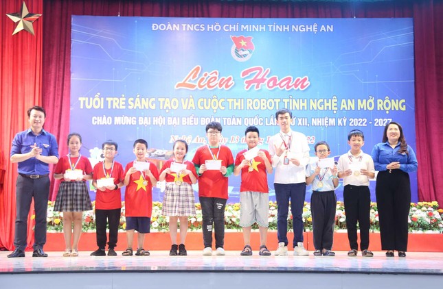 Hơn 100 thanh thiếu nhi tranh tài thi Robot tỉnh Nghệ An mở rộng năm 2022 ảnh 7