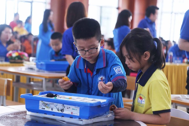 Hơn 100 thanh thiếu nhi tranh tài thi Robot tỉnh Nghệ An mở rộng năm 2022 ảnh 4