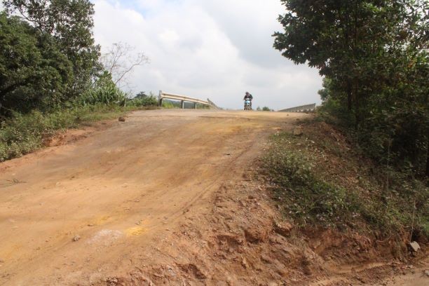Cầu 30 tỷ hoàn thành nhiều năm chưa có đường dẫn ảnh 1