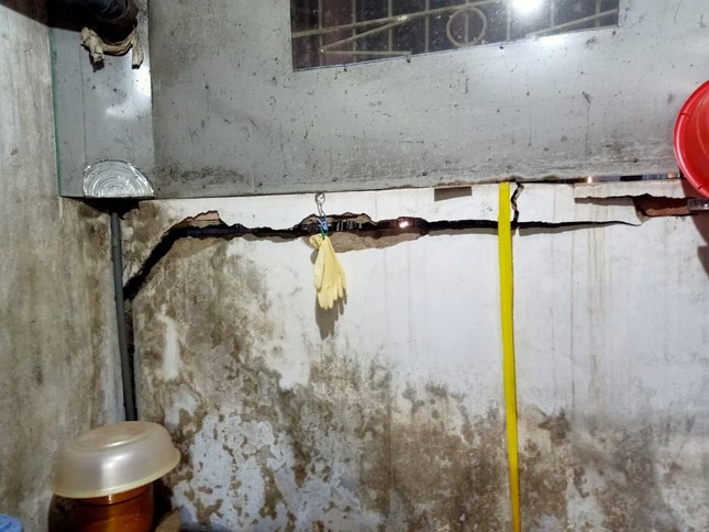 Dân rời nhà ra ở trọ vì lo sợ nguy hiểm từ dự án “khủng” ảnh 2
