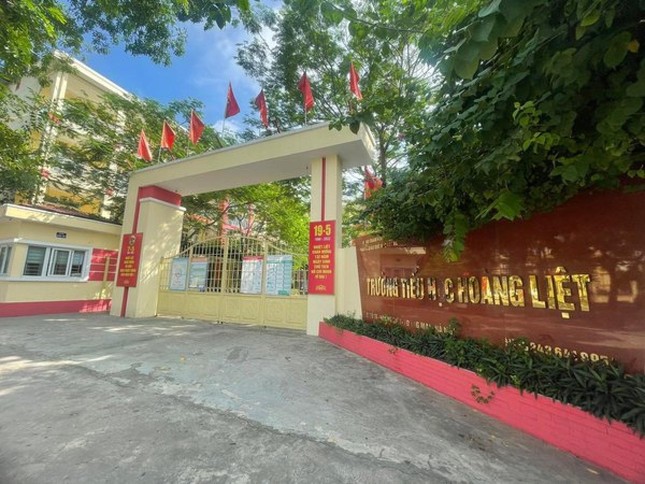 Hà Nội: Hút thử thuốc lá điện tử, 8 học sinh tiểu học nhập viện ảnh 1