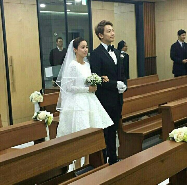 Bi Rain và Kim Tae Hee rạng ngời trong đám cưới ảnh 1