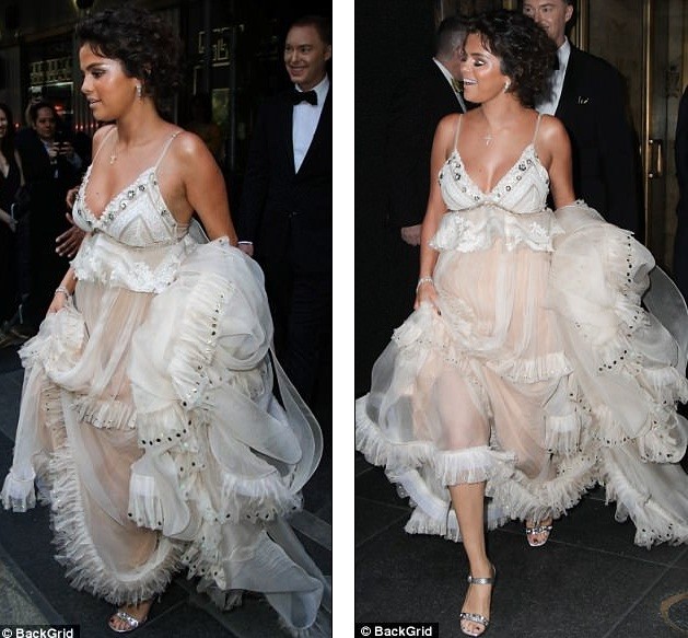 Selena Gomez tái nhợt kém sắc bên ‘hot girl’ quyến rũ Kylie Jenner ảnh 4