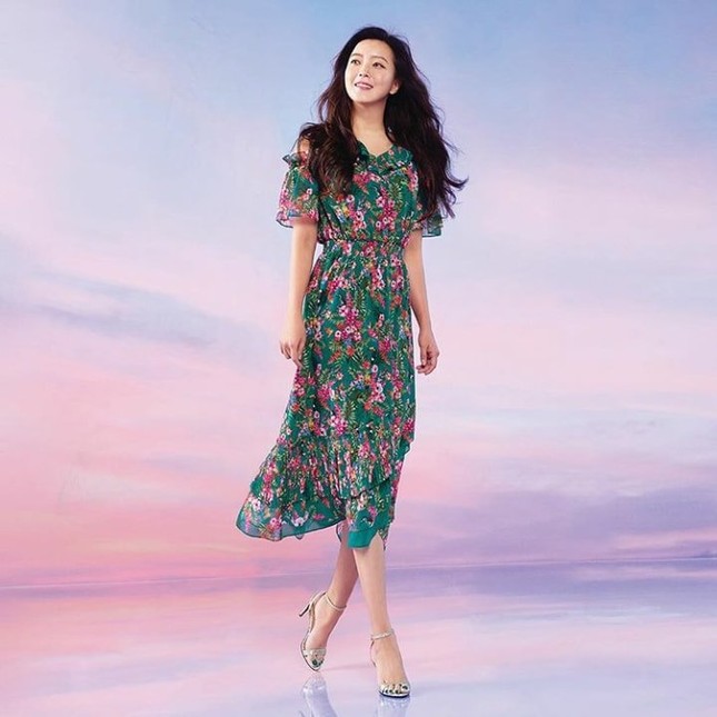 'Đệ nhất mỹ nhân xứ Hàn' Kim Hee Sun trẻ đẹp khó đoán tuổi ảnh 17