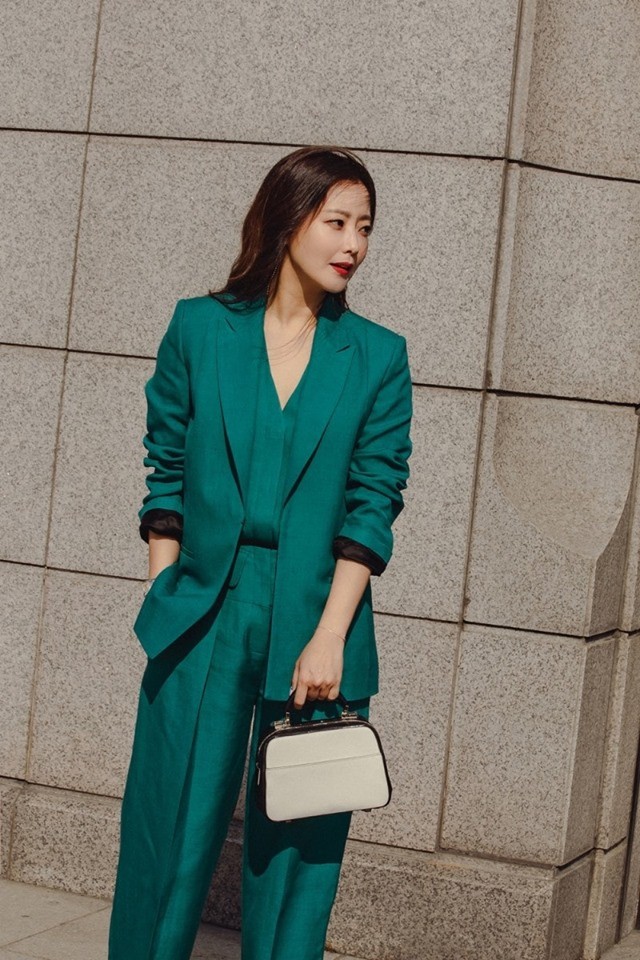 'Đệ nhất mỹ nhân xứ Hàn' Kim Hee Sun trẻ đẹp khó đoán tuổi ảnh 7