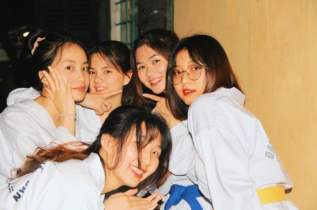Dàn bóng hồng vừa xinh vừa giỏi Taekwondo của trường đại học Kinh tế quốc dân ảnh 9