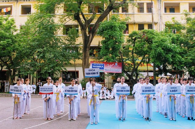 Dàn bóng hồng vừa xinh vừa giỏi Taekwondo của trường đại học Kinh tế quốc dân ảnh 5