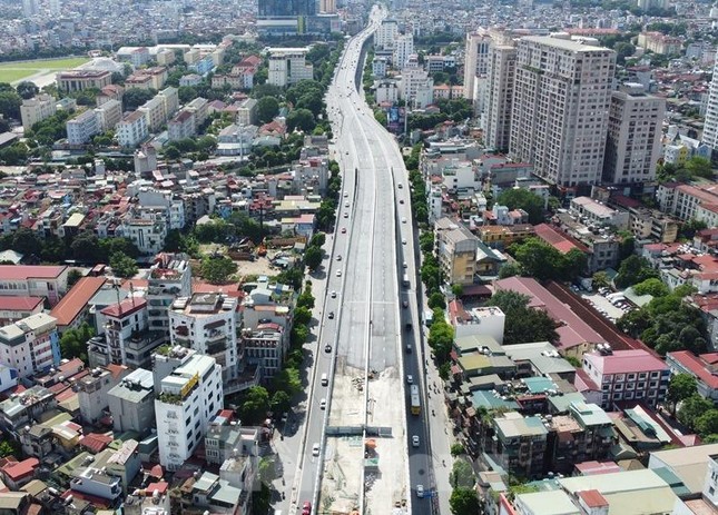 Cầu Vĩnh Tuy khớp nối thế nào với đường trên cao Vành đai 2 sắp thông xe? ảnh 1