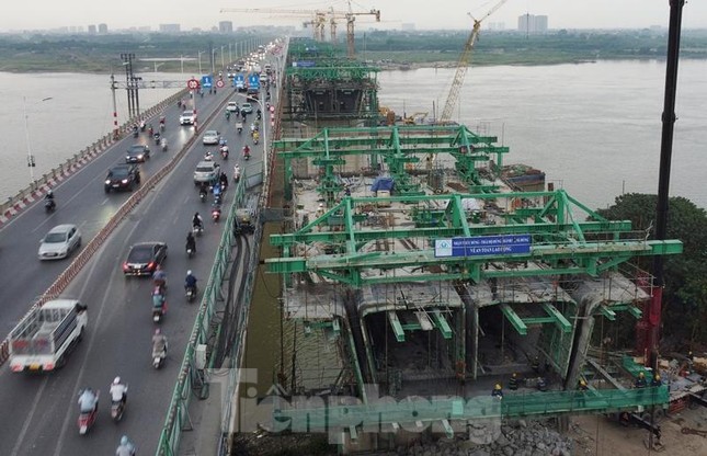 Cầu Vĩnh Tuy khớp nối thế nào với đường trên cao Vành đai 2 sắp thông xe? ảnh 2