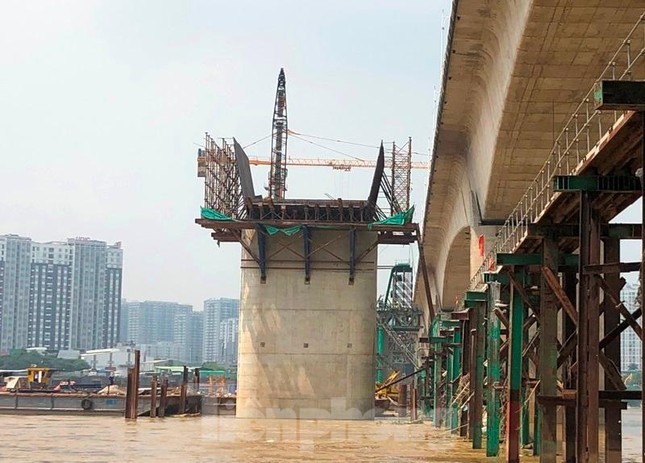 Cầu Vĩnh Tuy khớp nối thế nào với đường trên cao Vành đai 2 sắp thông xe? ảnh 3