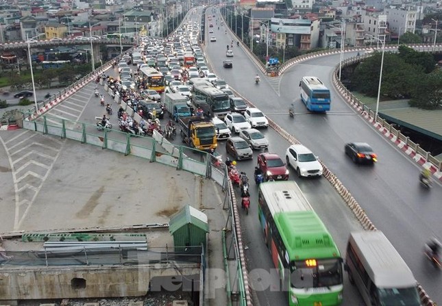 Cầu Vĩnh Tuy khớp nối thế nào với đường trên cao Vành đai 2 sắp thông xe? ảnh 9