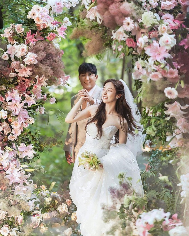 Những hình ảnh đầu tiên về địa điểm và khách mời ở đám cưới 'Cô dâu tháng Mười Hai' Jiyeon T-ARA ảnh 18