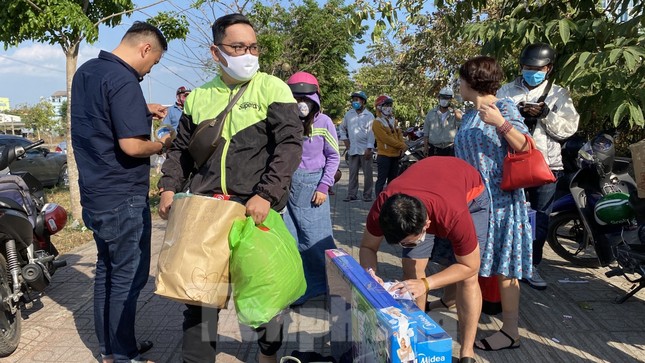 TPHCM: Vũ trường, cơ sở thẩm mỹ, sân khấu giải trí...tiếp tục dừng hoạt động ảnh 2
