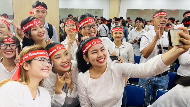 Sôi động Chủ nhật Đỏ tại TPHCM ảnh 10