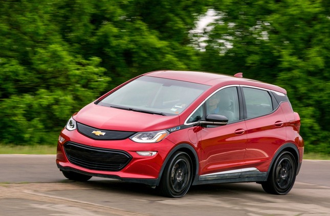 Xe GM sắp trang bị lốp không hơi độc đáo ảnh 1