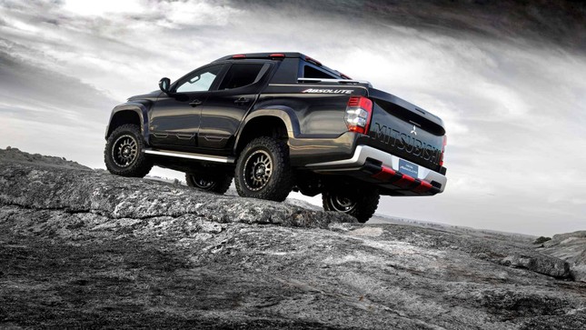Ford Ranger Raptor sắp có đối thủ từ Mitsubishi? ảnh 1