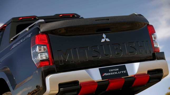 Ford Ranger Raptor sắp có đối thủ từ Mitsubishi? ảnh 3