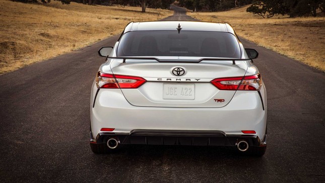 Toyota Camry 2020 phiên bản thể thao lộ giá chỉ 741 triệu đồng ảnh 2