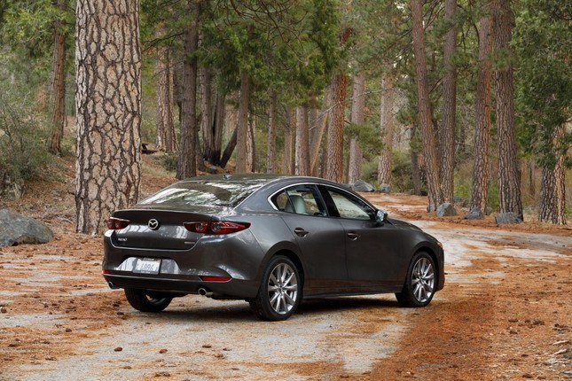 Mazda 3 2020 được nâng cấp tại Mỹ, giá từ 520 triệu đồng ảnh 1
