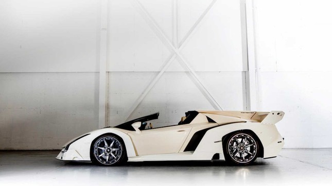 Lamborghini Veneno Roadster được đấu giá 8,3 triệu USD ảnh 2