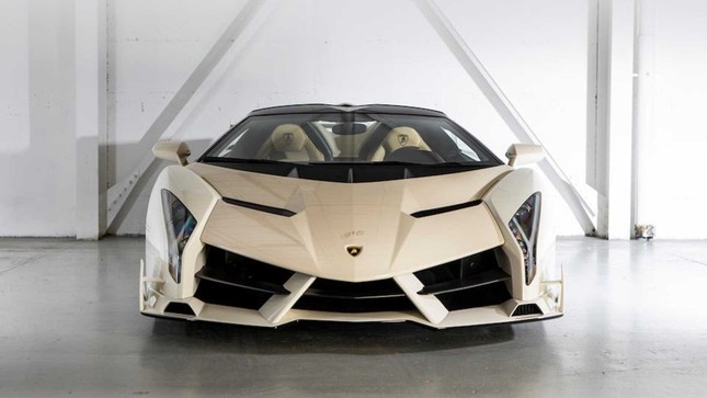 Lamborghini Veneno Roadster được đấu giá 8,3 triệu USD ảnh 1