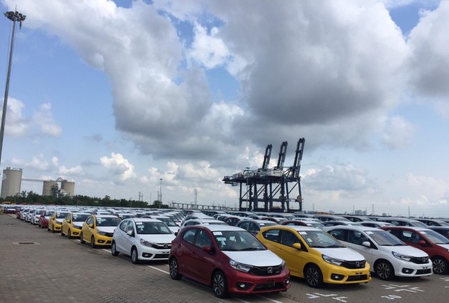 Nhờ quy định mới, ôtô nhập khẩu dễ vào Việt Nam ảnh 1