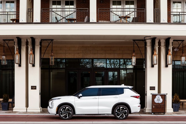 Mitsubishi Outlander thế hệ mới chính thức trình làng ảnh 2