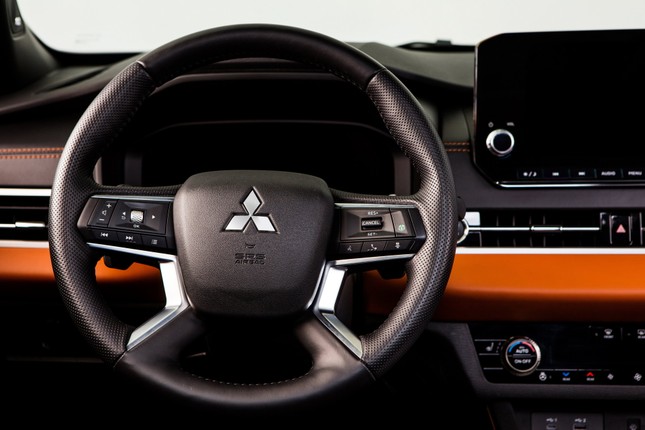 Mitsubishi Outlander thế hệ mới chính thức trình làng ảnh 15