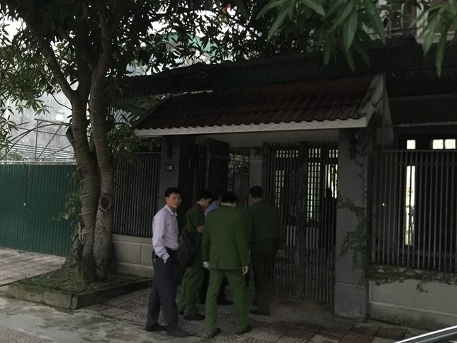 Khám nhà nguyên lãnh đạo BIDV chi nhánh Hà Tĩnh ảnh 1