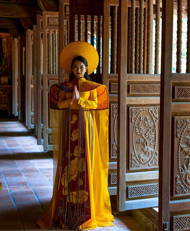 Á hậu Môi trường Hoàng Thị Hải Yến đằm thắm trong tà áo dài tôn vinh di sản văn hóa Tràng An ảnh 9