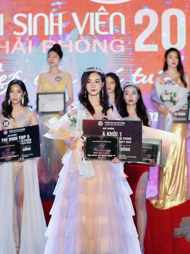 Á khôi sinh viên Đại học Hải Phòng ước mơ trở thành phiên dịch viên ảnh 1